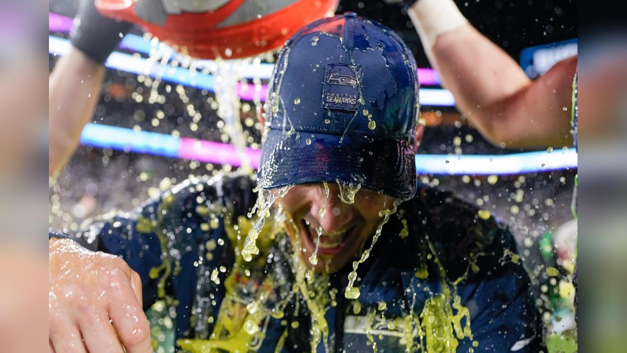 連這個都能賭！今年超級盃澆在勝利總教練身上的「開特力」是啥顏色