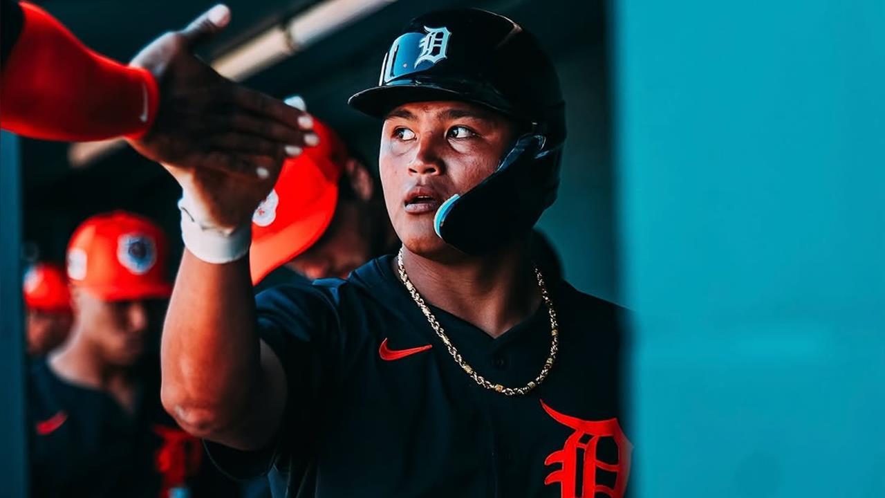 網友揭李灝宇曾遭韓國投手觸身球伺候！甩棒、怒瞪投手網友瘋喊：超霸氣