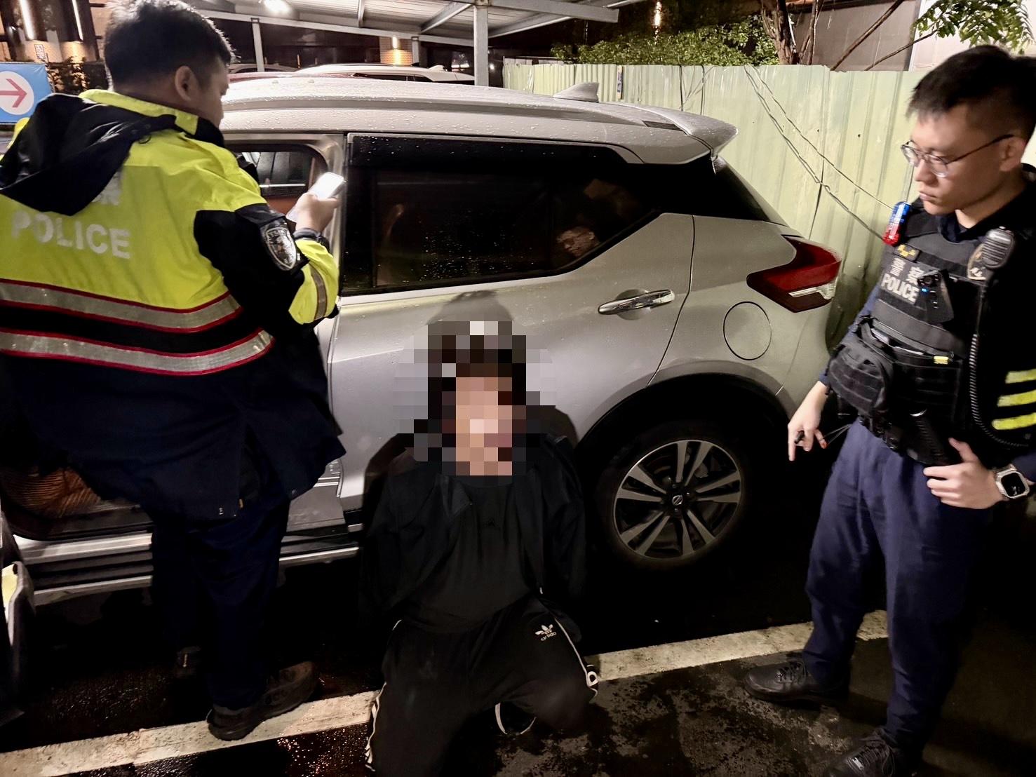 影/新北中和停車場出現失竊車　警埋伏逮人查獲毒品