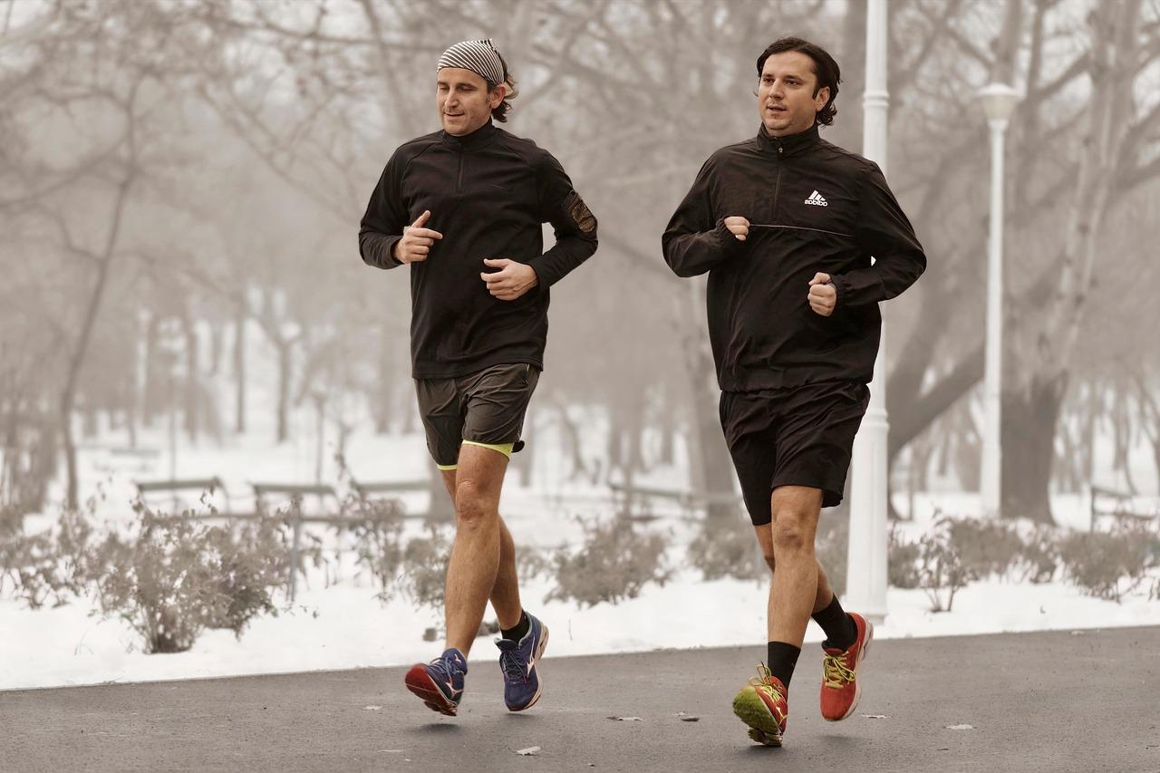 冬季關節僵硬…運動易受傷！醫：做足暖身、採洋蔥式穿法