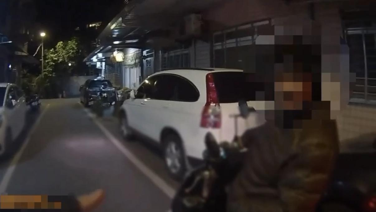 影/新北毒駕通緝男違規遭攔查　拒檢逃逸遭壓制逮捕