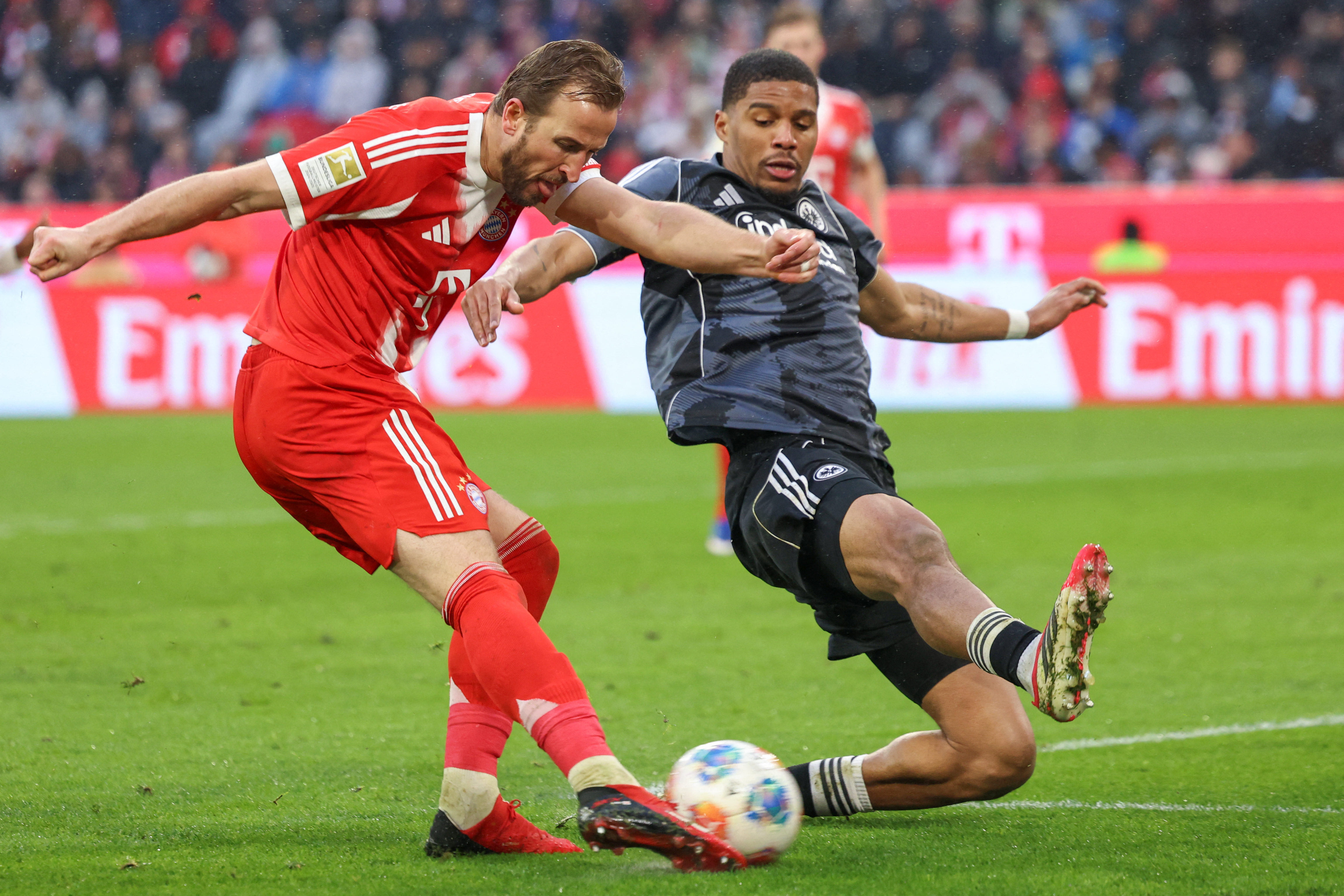 德甲》凱恩連三場德甲梅開二度　拜仁慕尼黑客場1球險勝法蘭克福