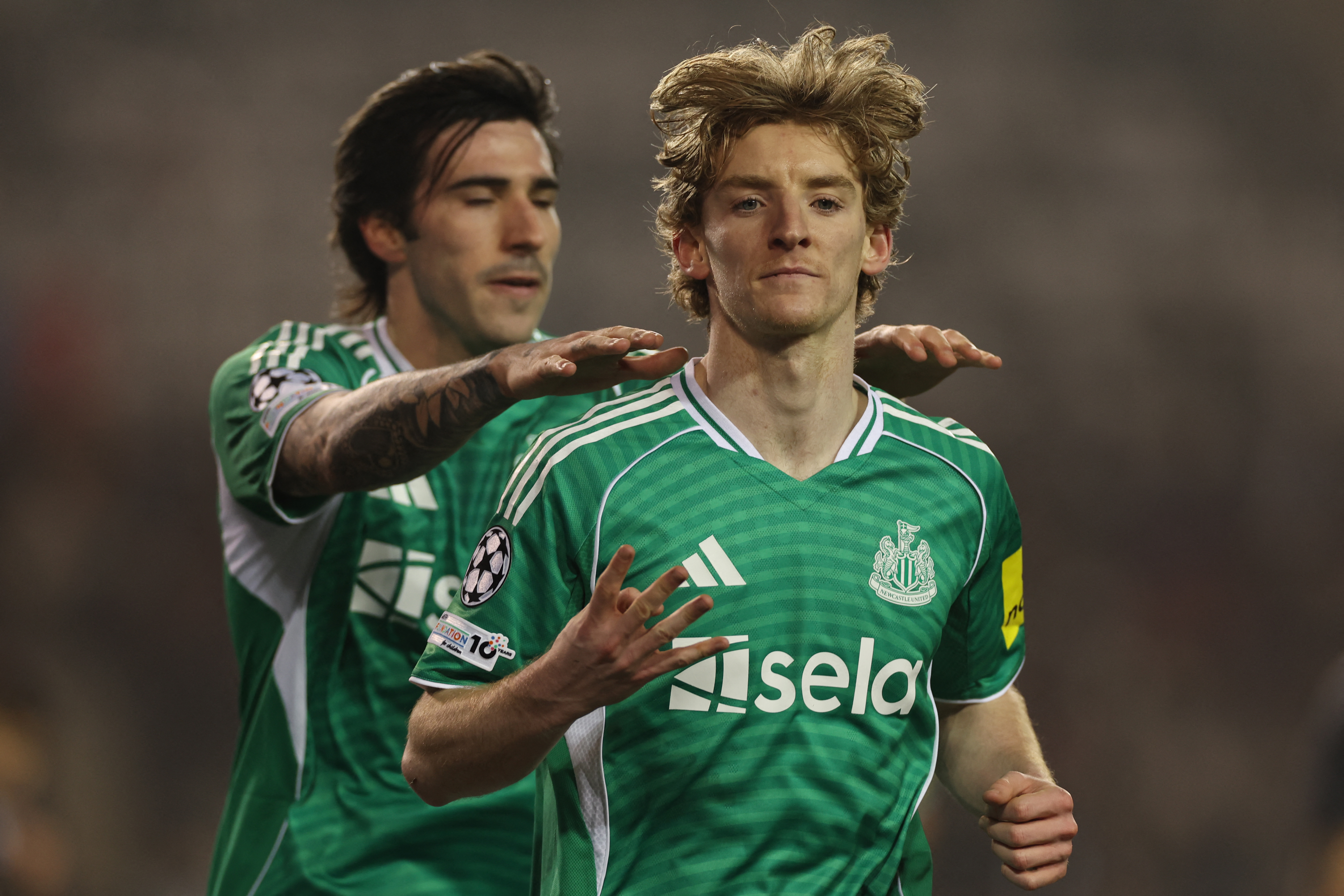 歐冠》戈登半場狂轟4球寫歷史　紐卡索6比1打爆卡拉巴克晉級在望