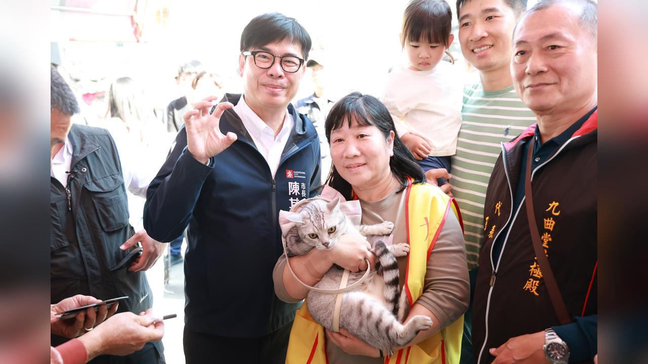 初四迎財神發紅包！陳其邁偕賴瑞隆走春　細數有感幸福政績