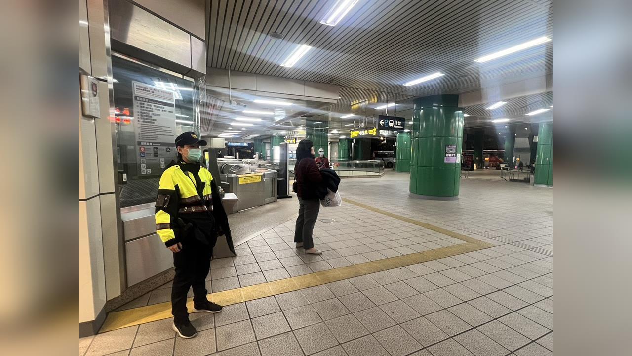 北捷新店站驚傳老翁持刀！警攜盾牌搜索未果　報案人涉誣告罪遭送辦