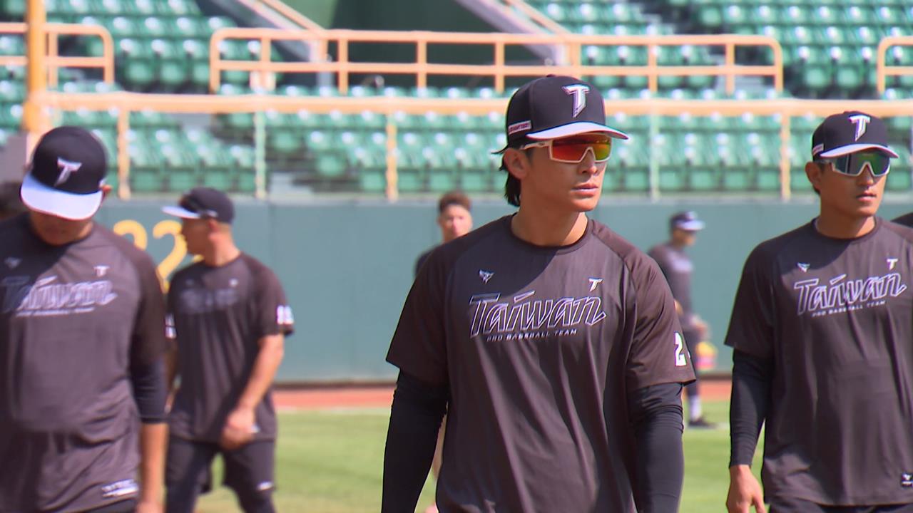 WBC練習賽結束放4天年假! 民眾南下為台灣隊加油