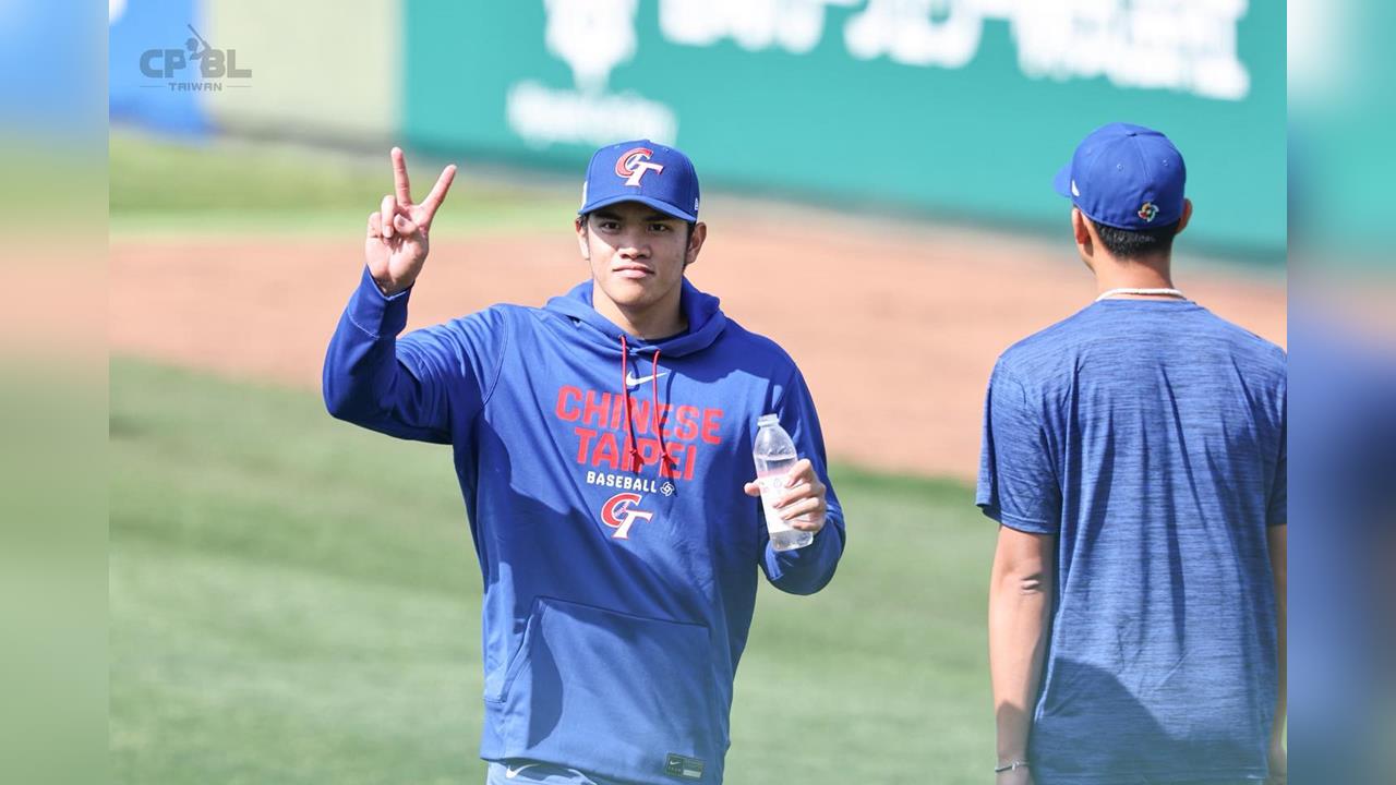 林維恩社群分享預賽球衣！網友眼尖發現名字縮寫打錯變成「W.N. Lin」