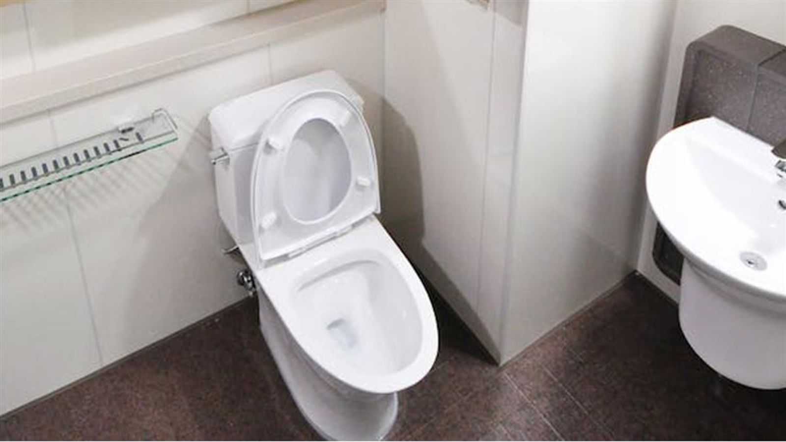 半夜頻尿不只中年男通病！醫示警「微血管嚴重塞車」：下條恐是心臟或大腦