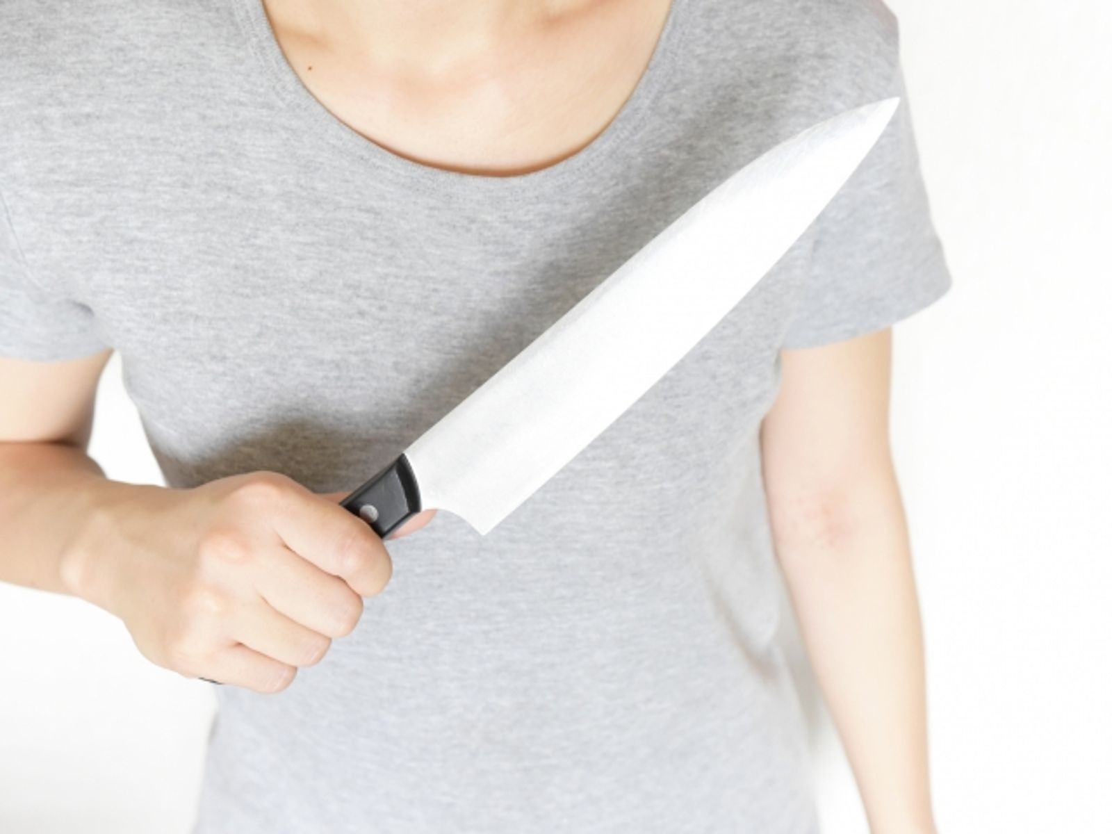 7旬婦生活困頓申請撫養　子女法庭痛陳家暴殺夫黑底！恐怖真面目曝光