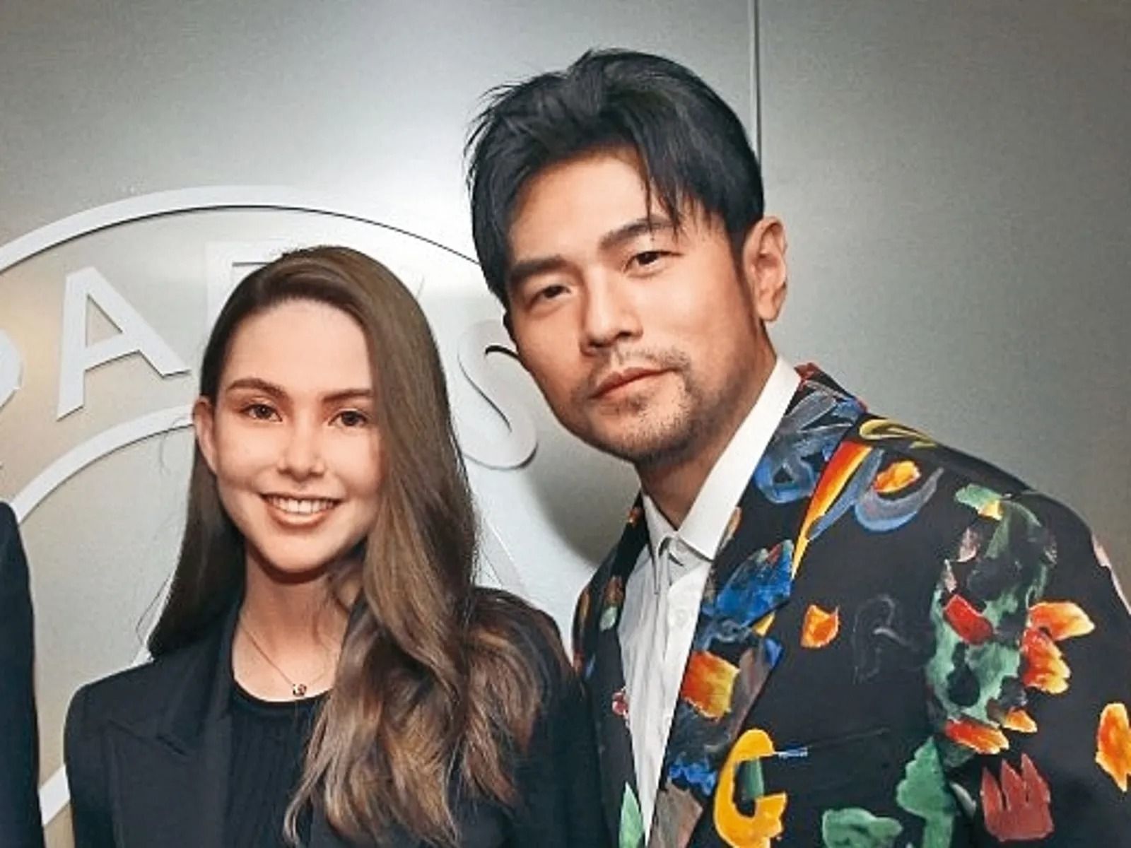 天王結婚前「地下情藏4年」　工作人員組人牆防偷拍