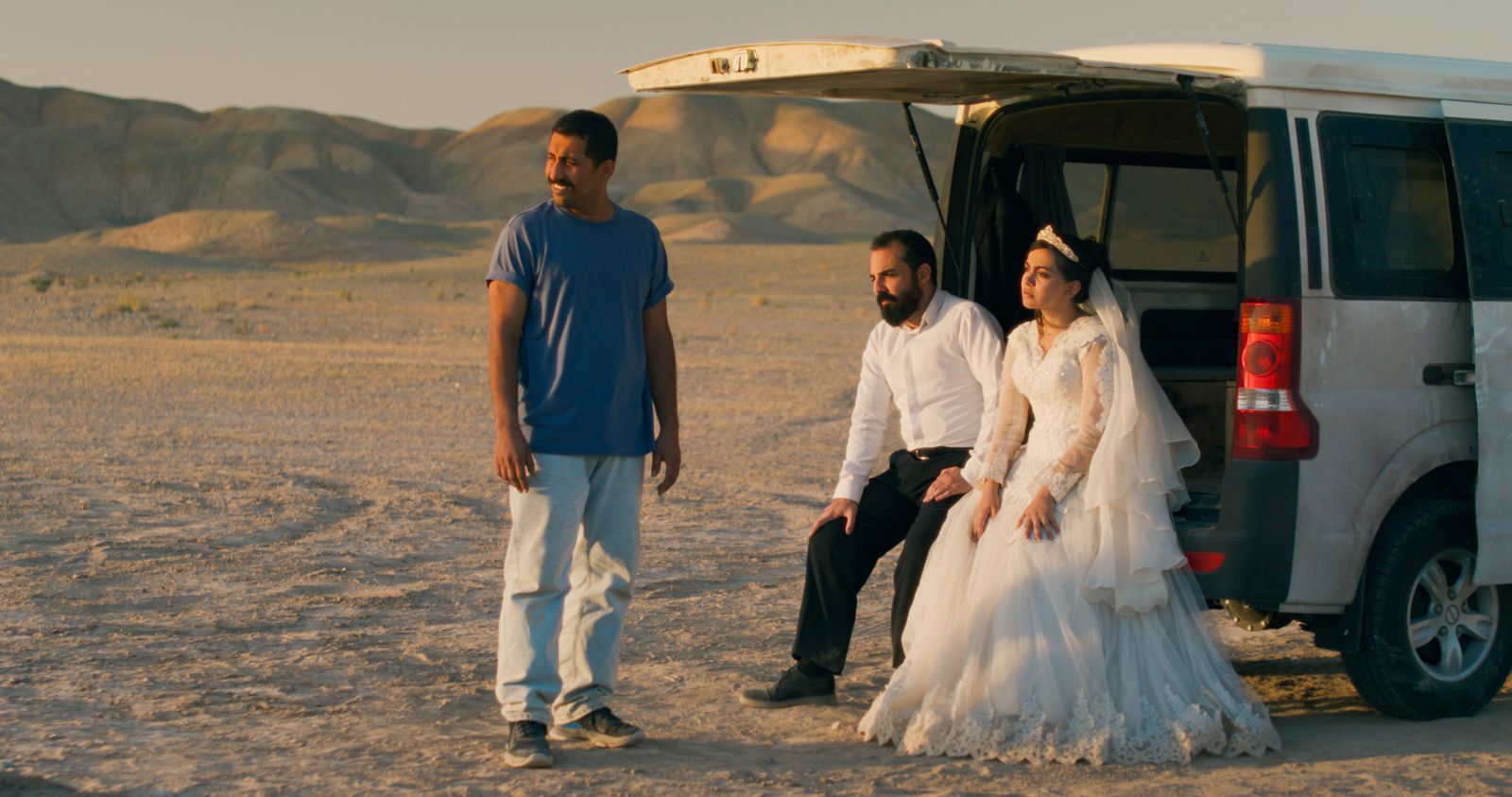 《只是一場意外》坎城金棕櫚獎背後：伊朗黑牢受害者的創傷與復仇之路｜影評