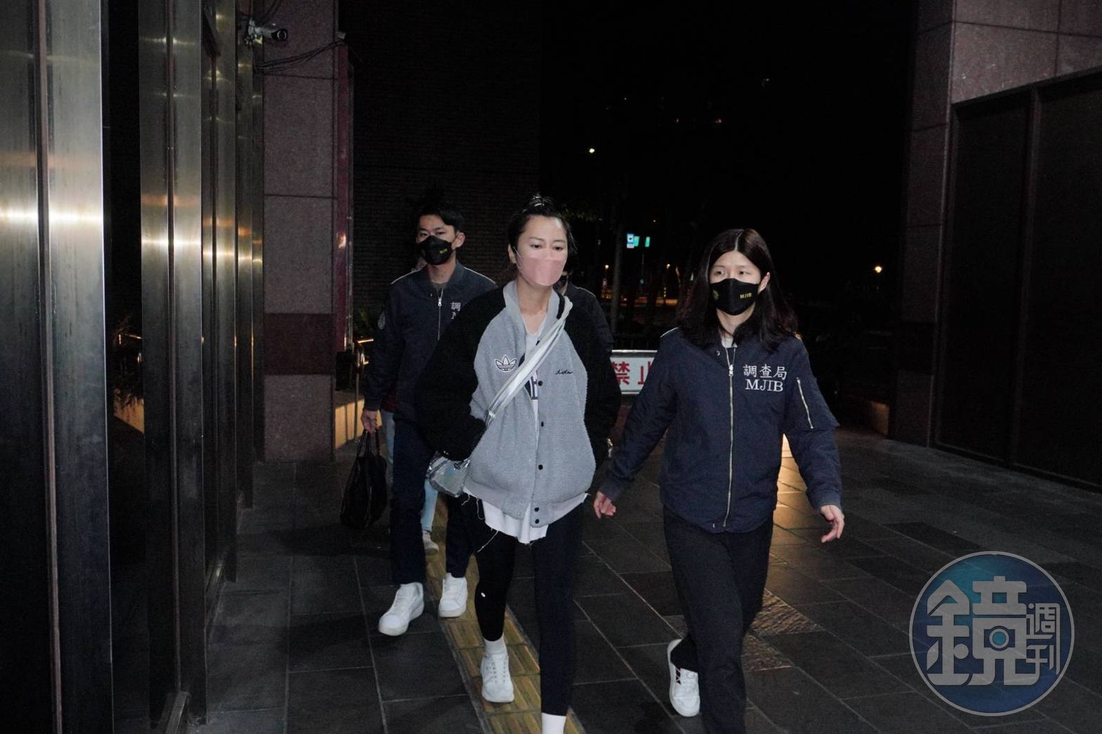 高金素梅複訊突不適送醫遭限制出境出海　金曲獎歌手老婆及4前助理均50萬交保