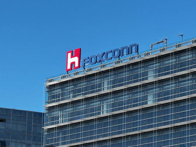 鴻海攜手Intrinsic在美設立合資公司　推動AI機器人智慧工廠