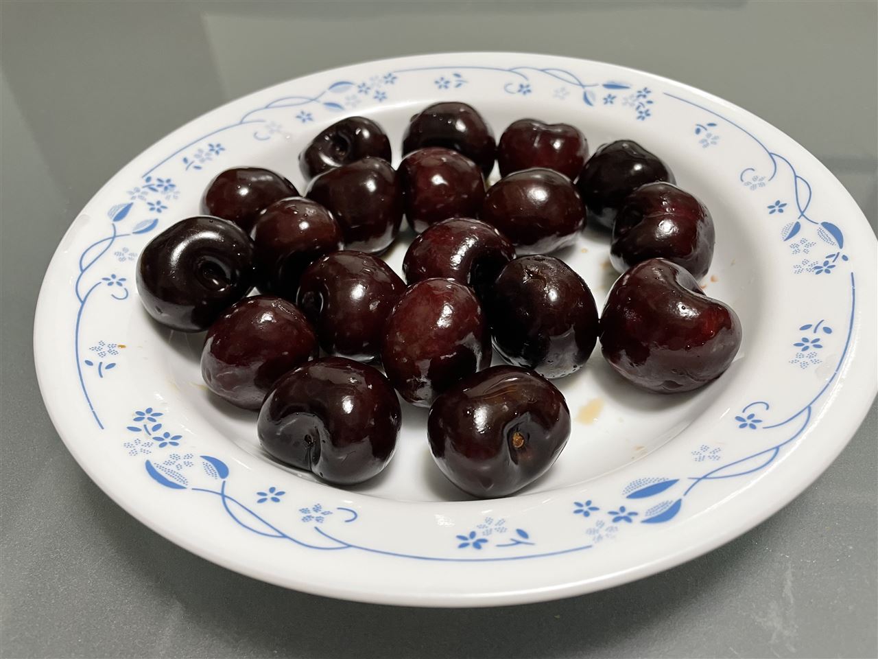 獨家／櫻桃自由來臨？！醫喊「出現1味道」快丟掉：細菌、黴菌已滋生