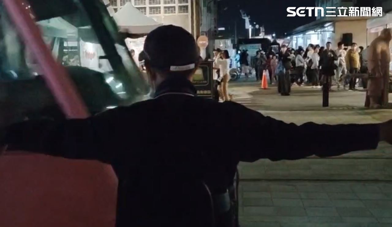 少年硬闖高雄輕軌…遭撞上！害列車停駛40分鐘　下場曝光