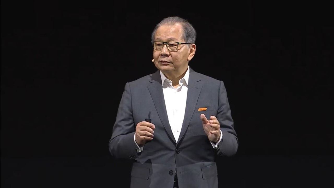 聯發科法說／手機市場變天警訊響起？聯發科蔡力行說重話了