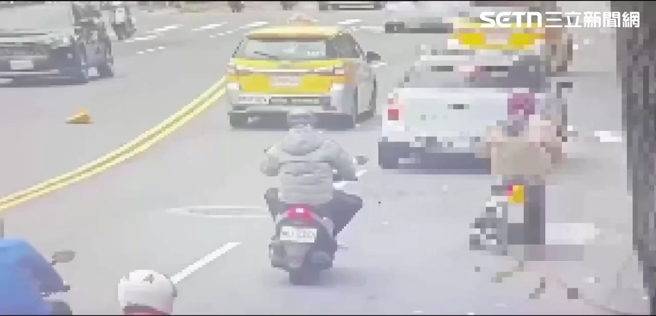 好同事報案協尋！倒臥家中兩天險病死　北市警靠定位救出獨居男