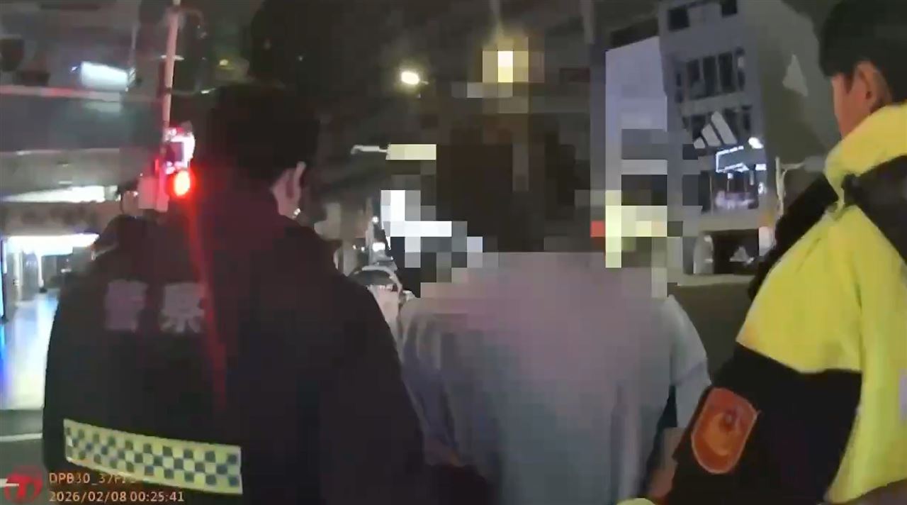 中山站「雙刀男」搭捷運嚇壞乘客！稱防身、切水果　警依社維法裁罰