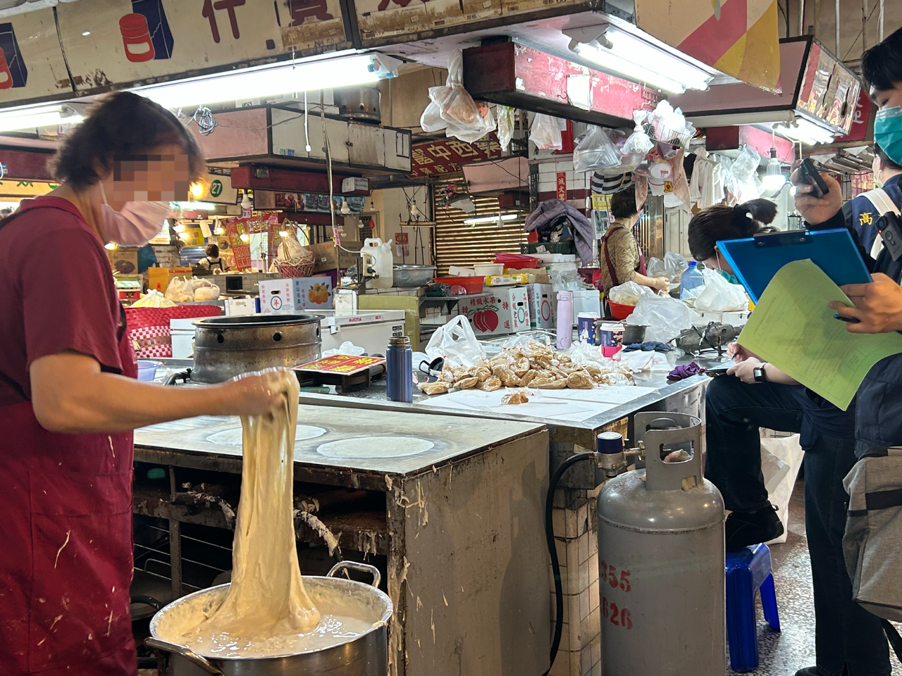 高雄春捲疑食物中毒67人就醫 毒物醫師：當心腸道嚴重受損引發敗血症