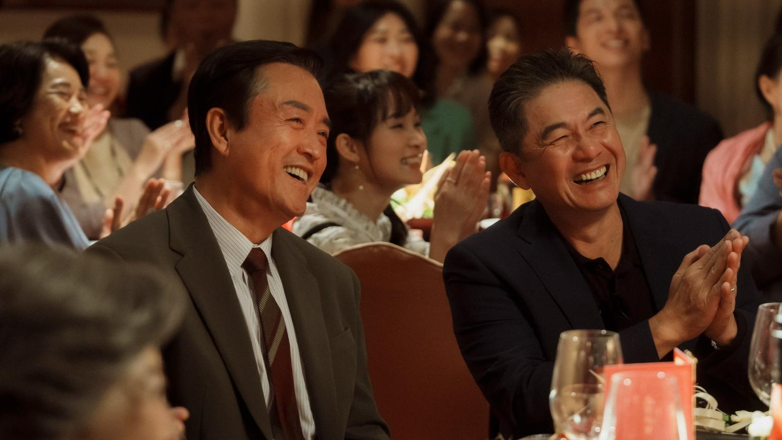 《孤味》老班底驚喜現身！檢場笑稱「 最貴臨時演員」　吉岡里帆跨海應援《雙囍》