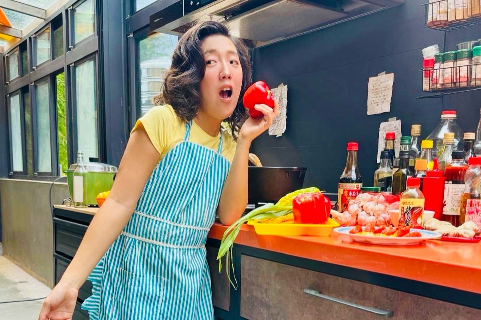 台灣痟查某發威！李竺芯首場演唱會10分鐘秒殺　驚喜合體「兩位仙仔」大師