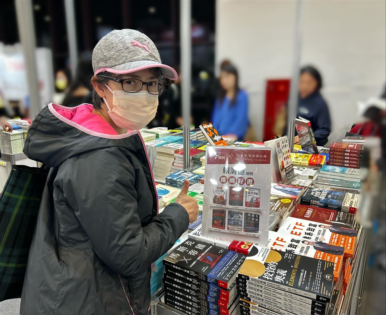 蕭美琴變裝偷逛書展！網質疑轟「隨扈在哪？」　她曝真相：我沒有落單過