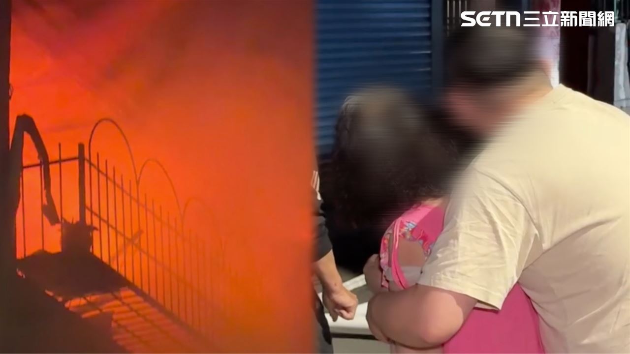 高雄火噬一家7口…困鐵棺「1焦屍身份曝」！母跺腳哭斷腸指路：還有人