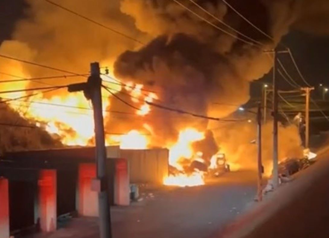 鹿港清潔隊陷火海！家具堆如山全燒毀、挖土機「山貓」剩骨架畫面曝