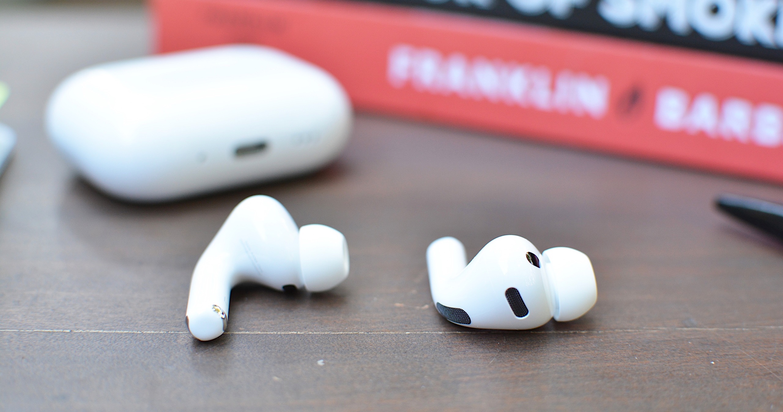 AirPods Pro 傳加鏡頭「會看周圍」！支援手勢辨識、空間音訊、視覺智慧還不加價？