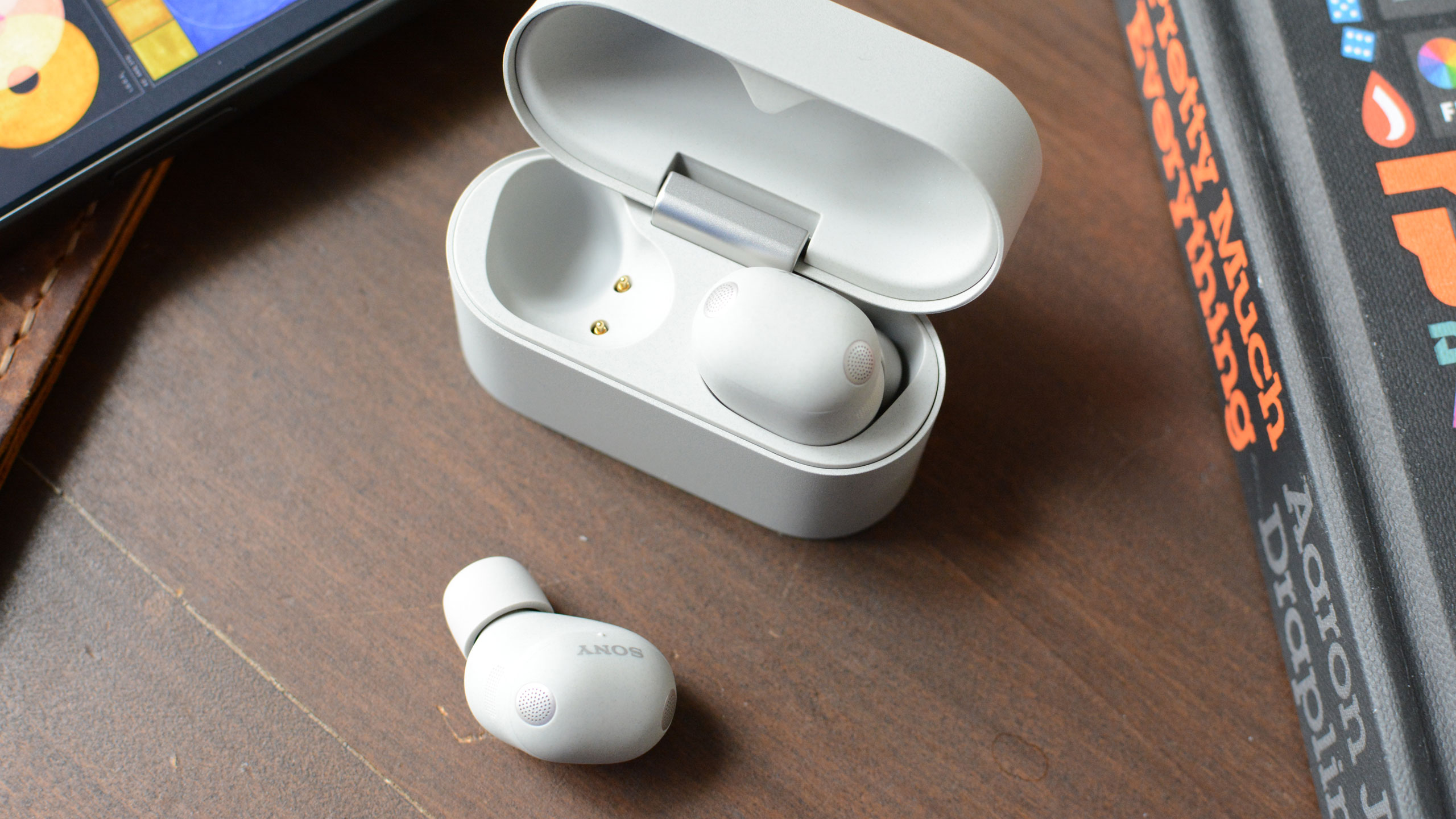 Sony WF-1000XM6 真無線耳機登場：降噪升 25％ 還有 Gemini AI、通話品質「史上最佳」、續航力 8 小時