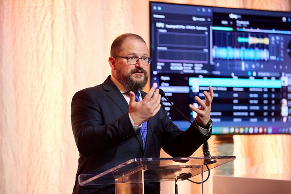 記憶體變「豬隊友」，Qualcomm執行長喊冤：手機廠缺料不敢叫貨