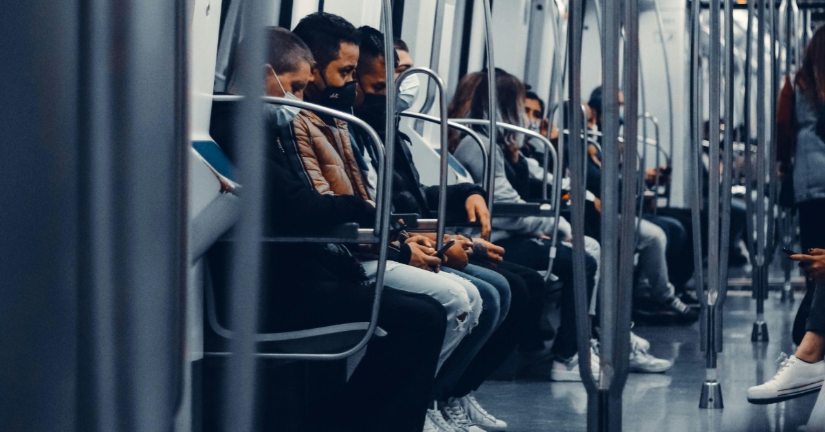 坐椅上一人「屁股餘溫」超可怕？醫出面闢謠：跟大腦有關