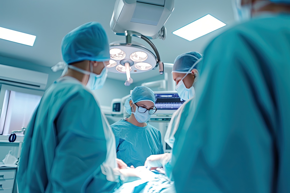 常吃高油鹽加工食品，6旬老翁貧血、頭暈檢查竟是大腸癌