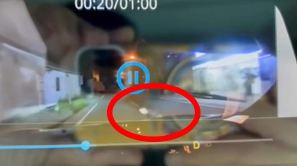 連滾帶爬逃離現場！澎湖男躺馬路險被撞 同伴裸奔驚嚇路人