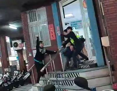 影/台南「派出所門口隨機砍人」最新！染血20公分足療刀曝光