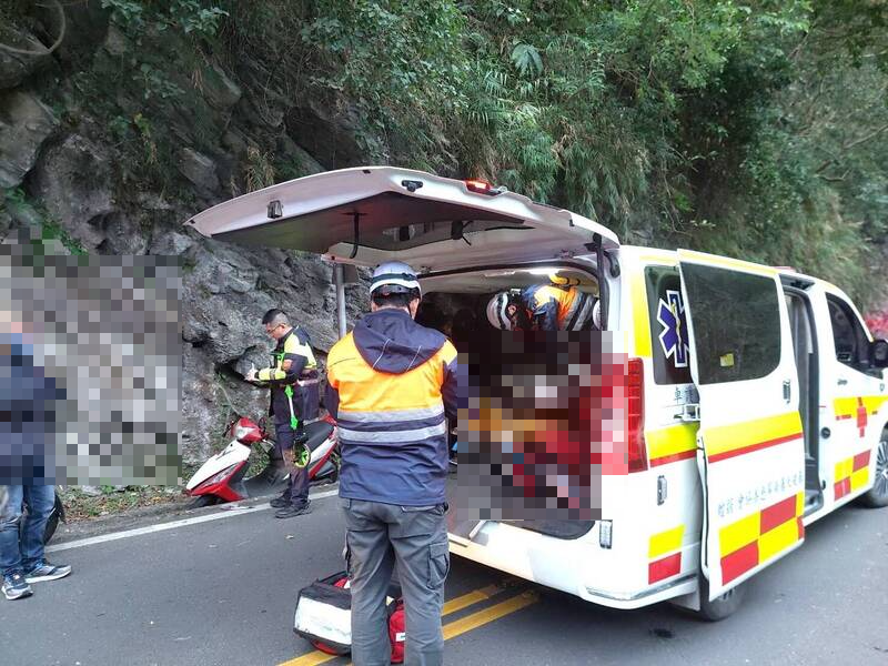 4口家騎車春遊中橫遇憾事！　58歲婦長春祠「犁田」摔死