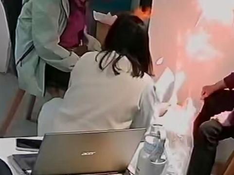 員工拿含丁烷成分潤滑油噴碎紙機　下秒「轟」一聲爆炸