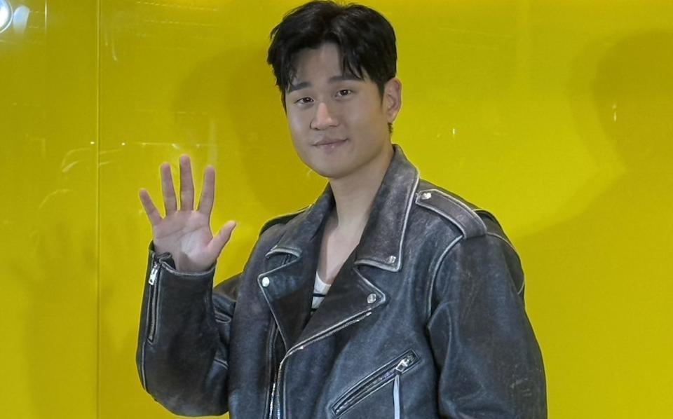 周興哲被追問兵役尷尬不答！經紀公司大動作發聲