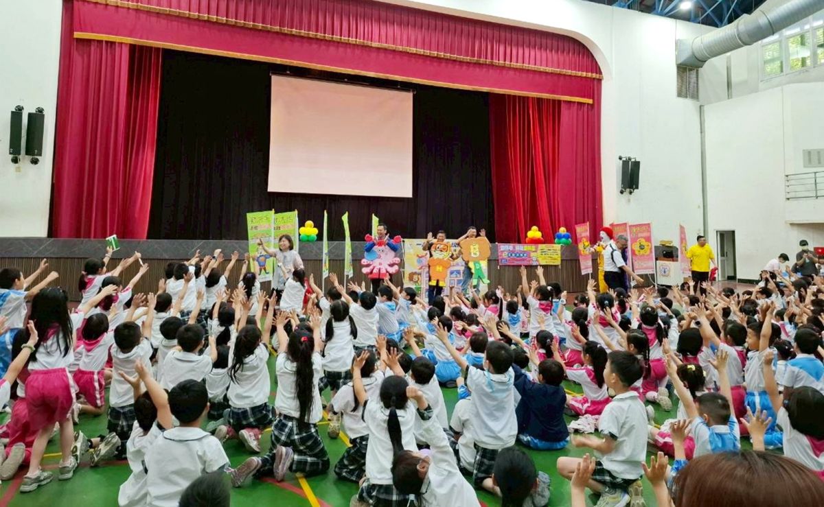 腸病毒「麥」擱來！嘉市攜手麥當勞叔叔宣導正確洗手５步驟