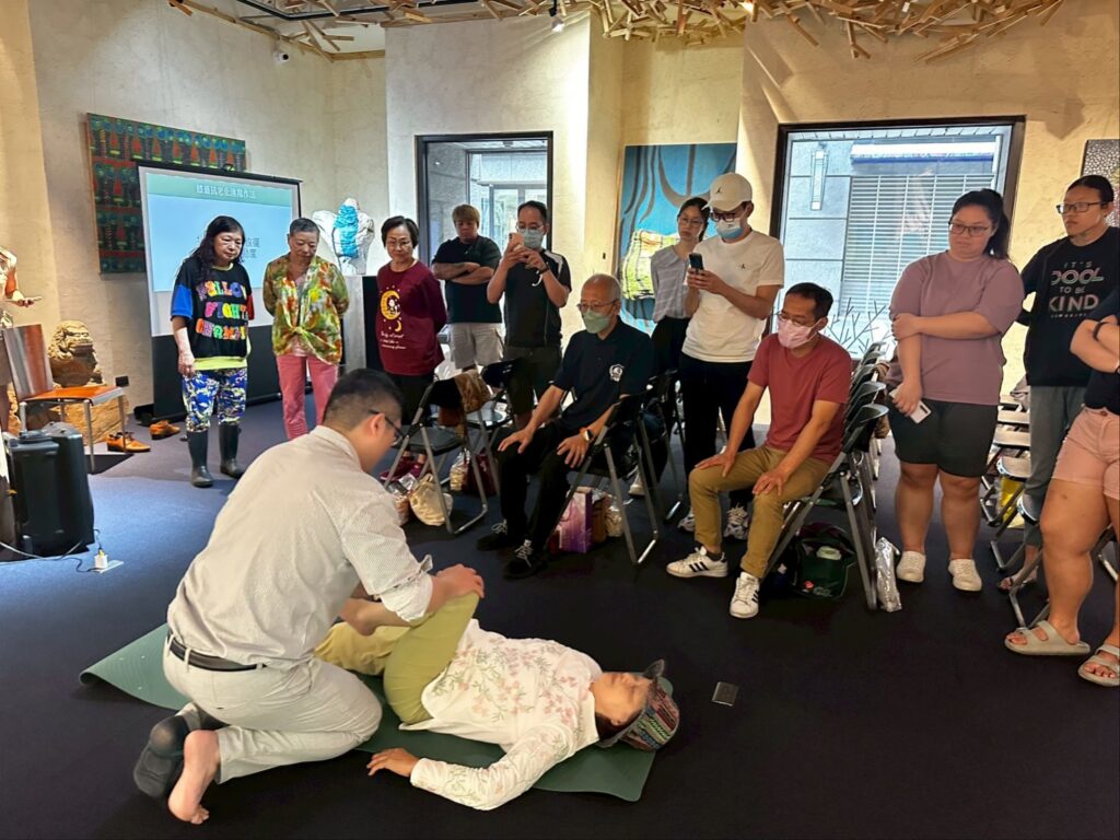 牙醫用熟齡活動打造「願意說」的安全感 深耕銀髮關懷健康