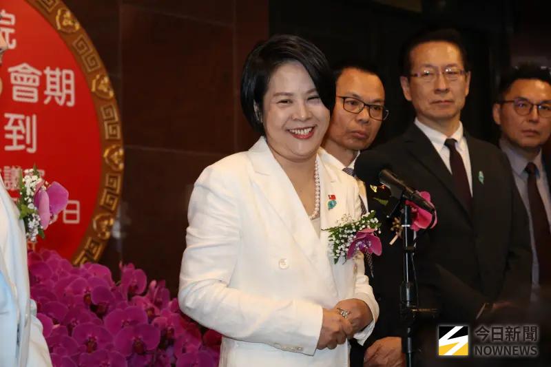 李貞秀從爆料到反咬？律師：柯、昌不敢得罪