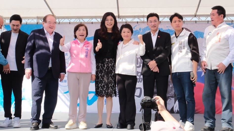 台中市長初選時程爆內幕！他批鄭麗文「隔江卡盧」　揭黨內姊弟之爭算計