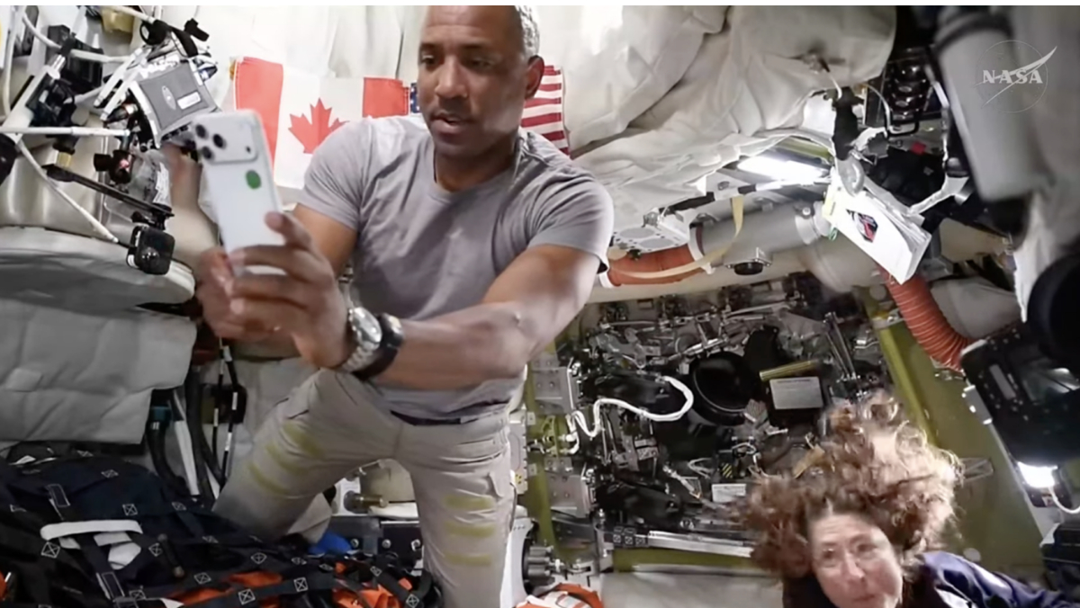 回望地球絕美照...iPhone17 Pro Max拍的！通過4嚴格審核才能「升空」