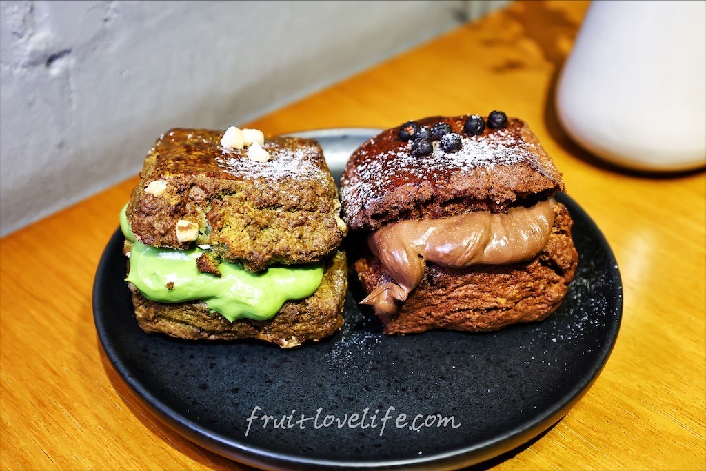 品嚐超人氣歐式肉桂捲與手作司康，與毛孩享受下午茶時光