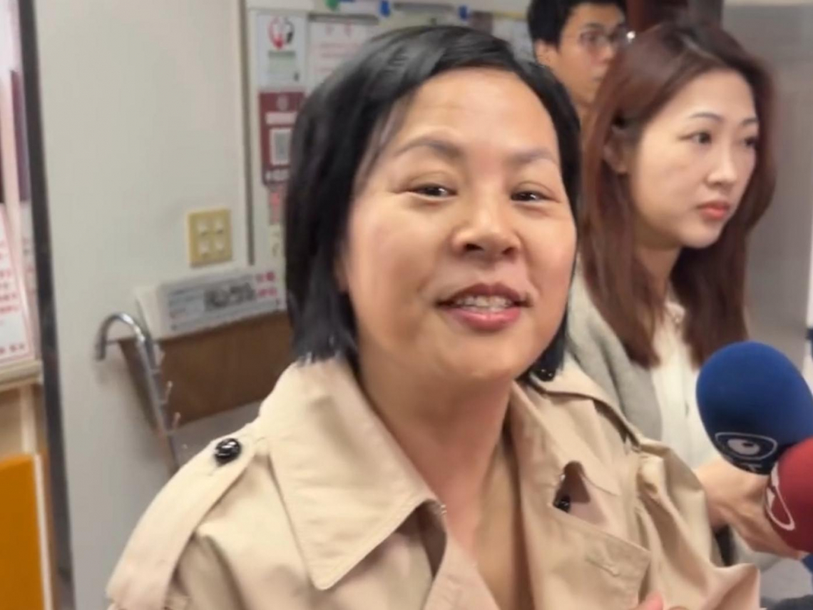 李貞秀直播爆走、中評會要她「知所進退」…創黨元老說話了，堅持不辭職理由曝光！民調曝民眾黨滅黨危機？