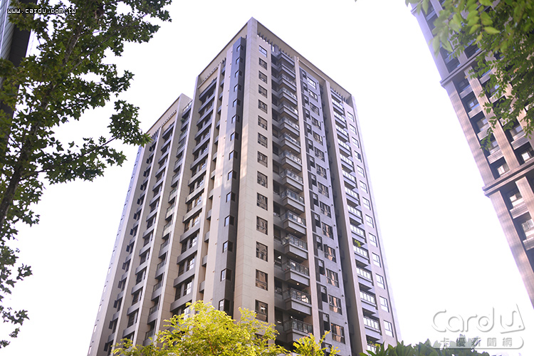 不動產放款比率連9降 3大因素改寫14年新低