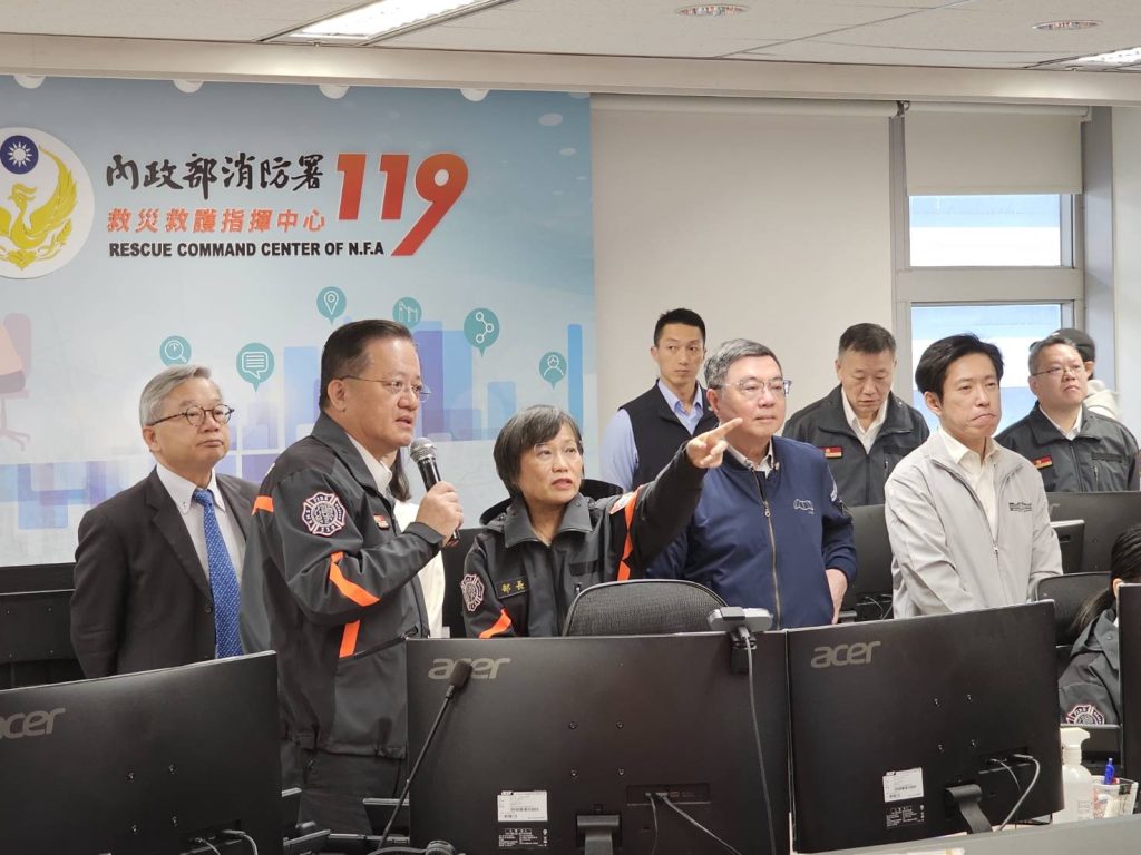 卓榮泰允年後危險加給警消一致