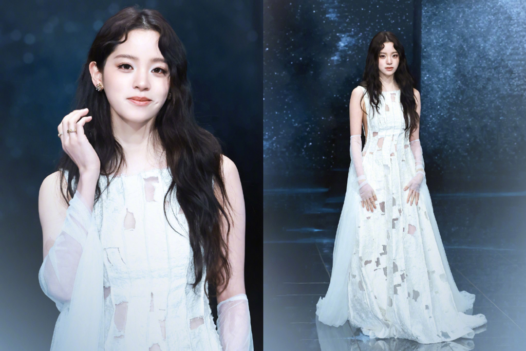 歐陽娜娜微博之夜鏤空禮服登場 一抬手「小露側乳」美翻