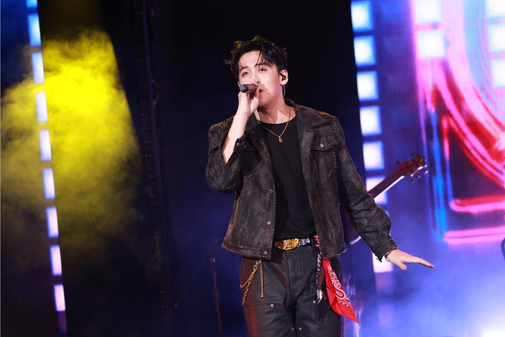 寶弟、葛宸羽致敬高凌風太嗨！男子亂入...