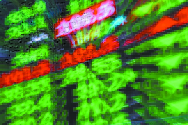 警報再起 台股今臨3萬3保衛戰